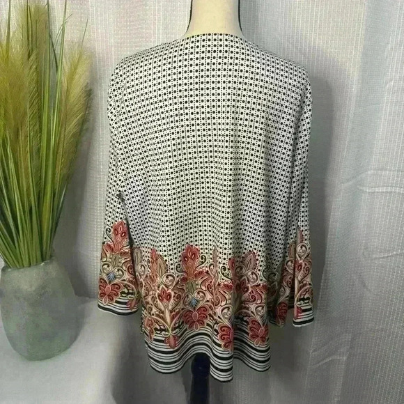 Chico’s Women’s Size 3 XL Long Sleeve Criss Cross V Neck Mixed Print Tunic - Picture 5 of 10